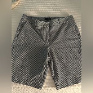 Ann Taylor seersucker Bermuda shorts size 16